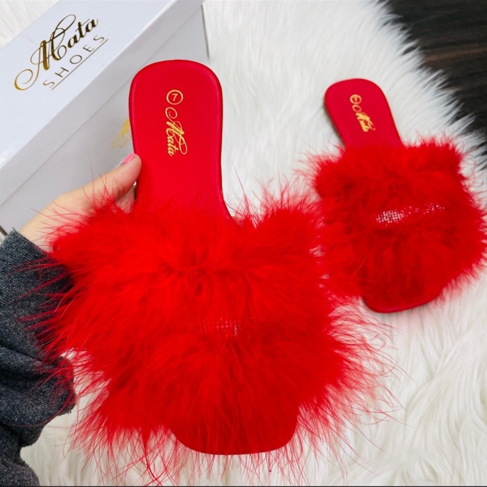 🥰 Mata Red Feather Sandals